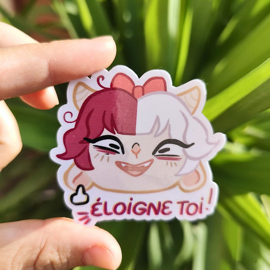 Sitcker Suzy "éloigne toi"